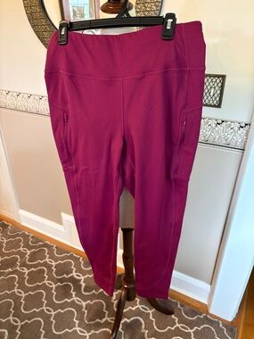 NEW High-Rise Pocket Leggings - Berry XL 25 “ fits small would fit 8-12